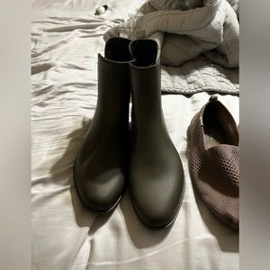 Green Boots - Women’s size 9